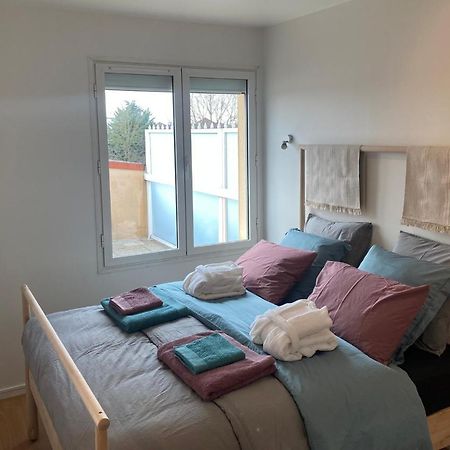 Appartement 2 Pieces De 44M² En Centre Ville Маньи-лез-Амо Экстерьер фото